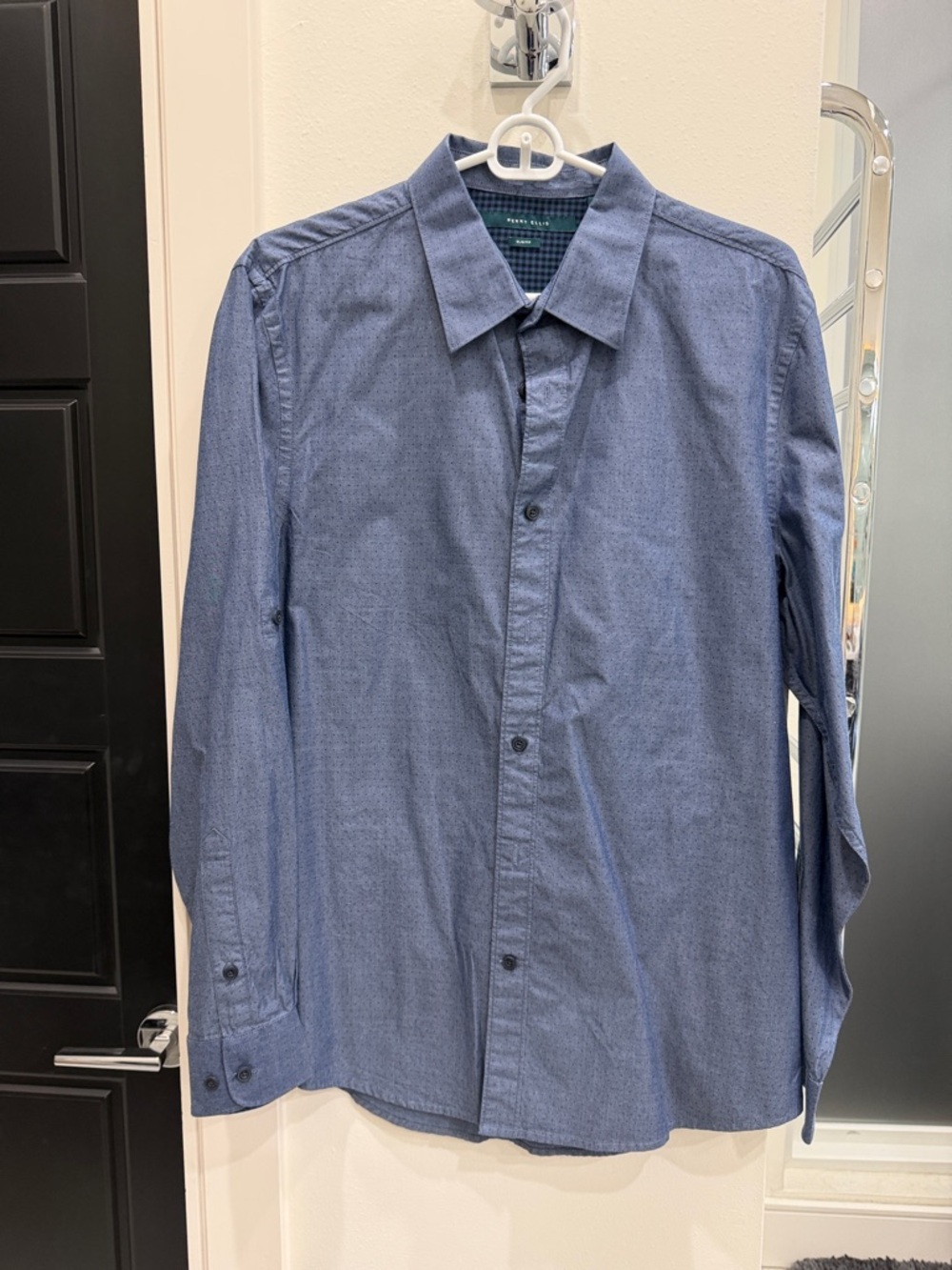 Perry Ellis Men's Light Blue Long-Sleeve Button-Down Shirt